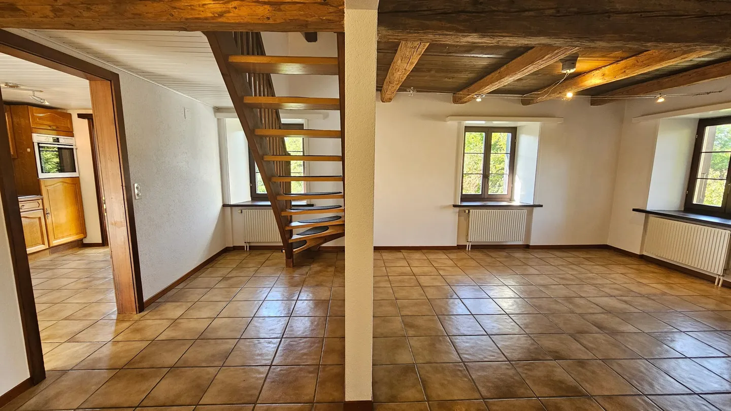 4.5-room apartment on 2 levels for rent in Vicques - Photo 8 of 13