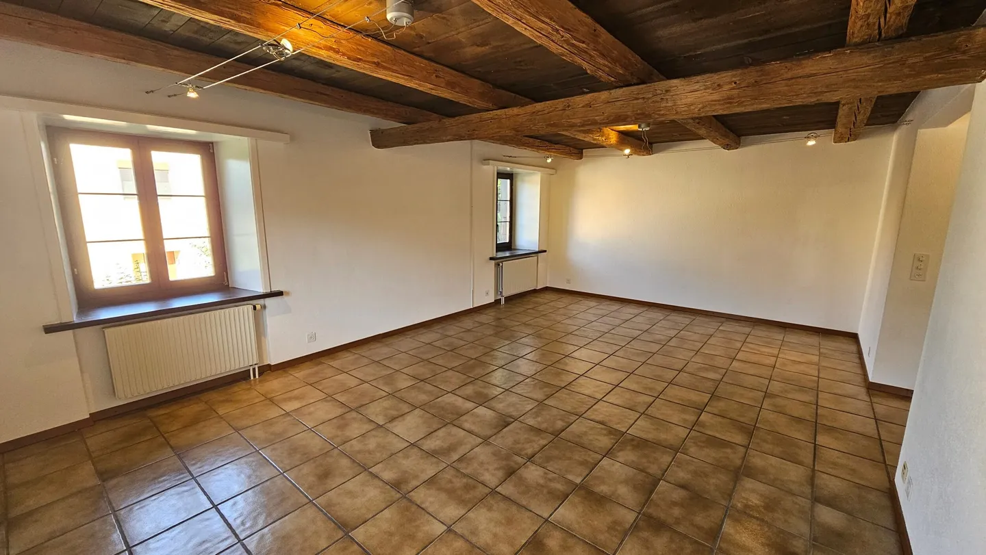 4.5-room apartment on 2 levels for rent in Vicques - Photo 10 of 13