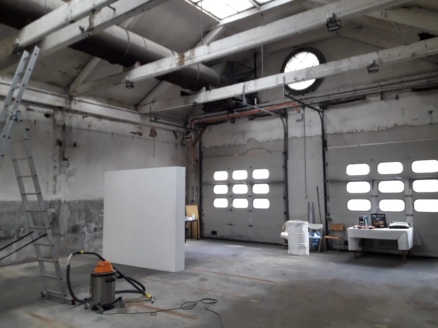 Sur le site Thecla à St-Ursanne local fermé de 287 m² à louer - Photo 2 sur 7