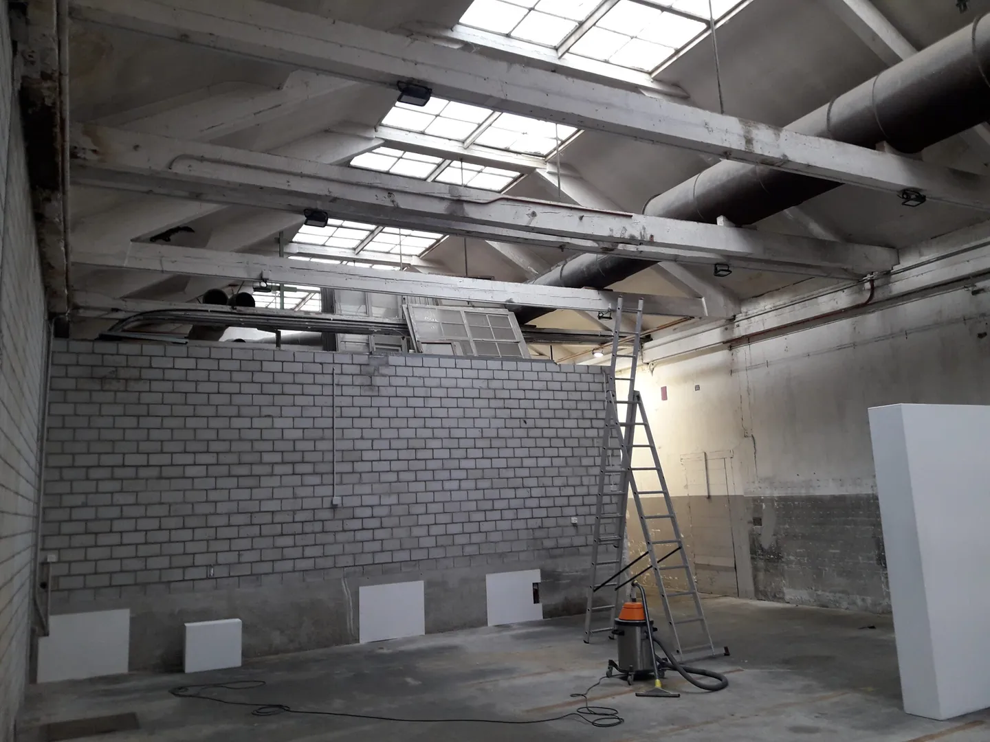 Sur le site Thecla à St-Ursanne local fermé de 287 m² à louer - Photo 4 sur 7