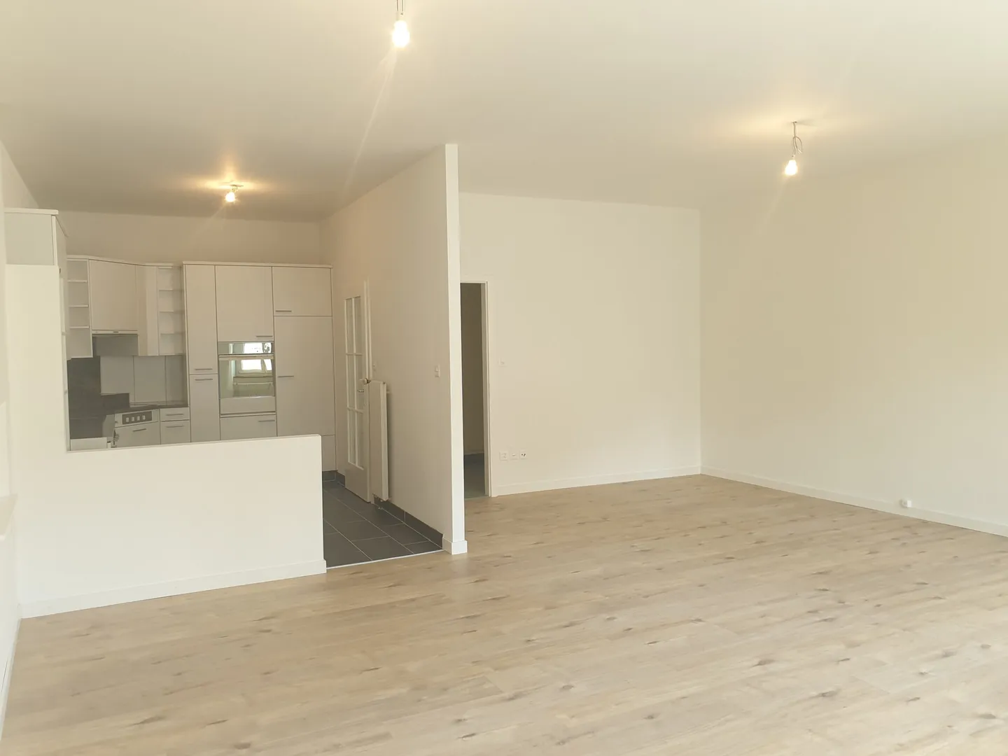 For rent in Delémont charming 3.5-room apartment on the 1st floor - Photo 2 of 10