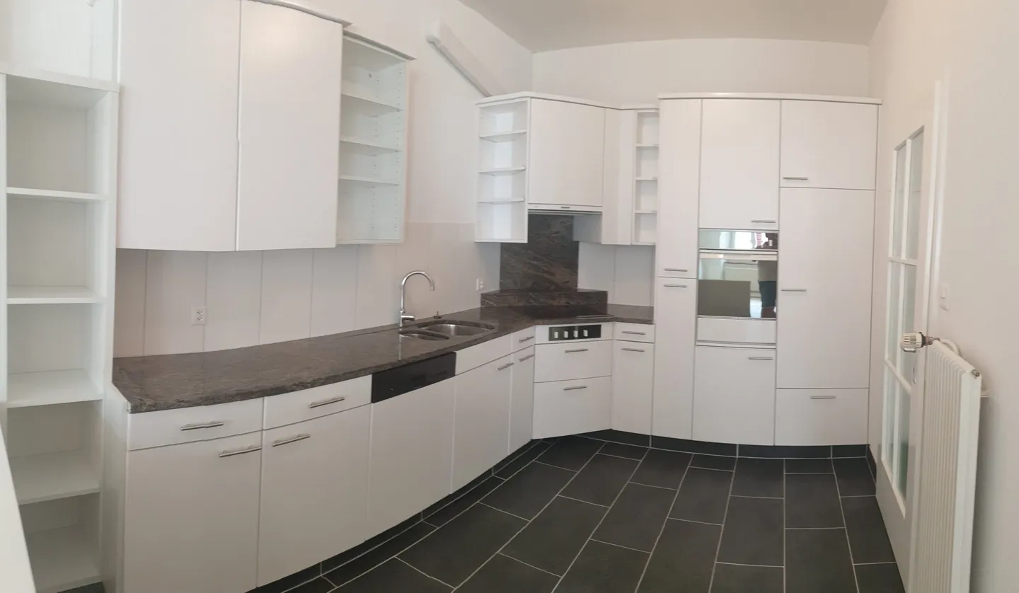 For rent in Delémont charming 3.5-room apartment on the 1st floor - Photo 3 of 10