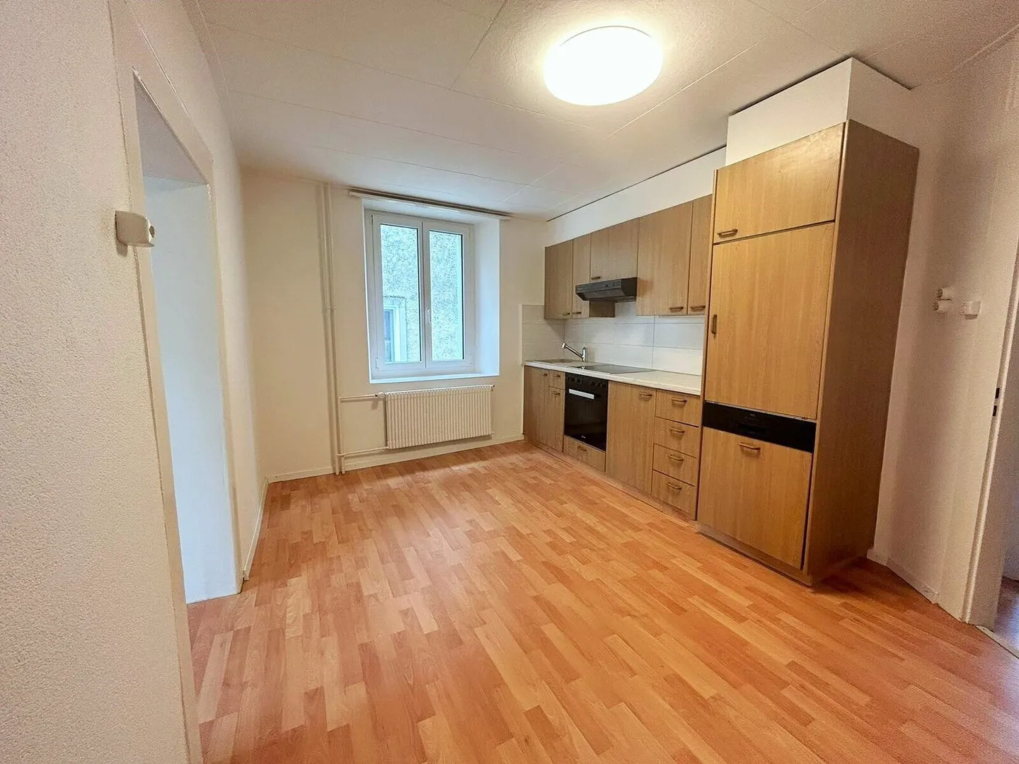 In Malleray gelegene 3,5-Zimmer-Wohnung im 1. Stock zu vermieten - Foto 2 von 12