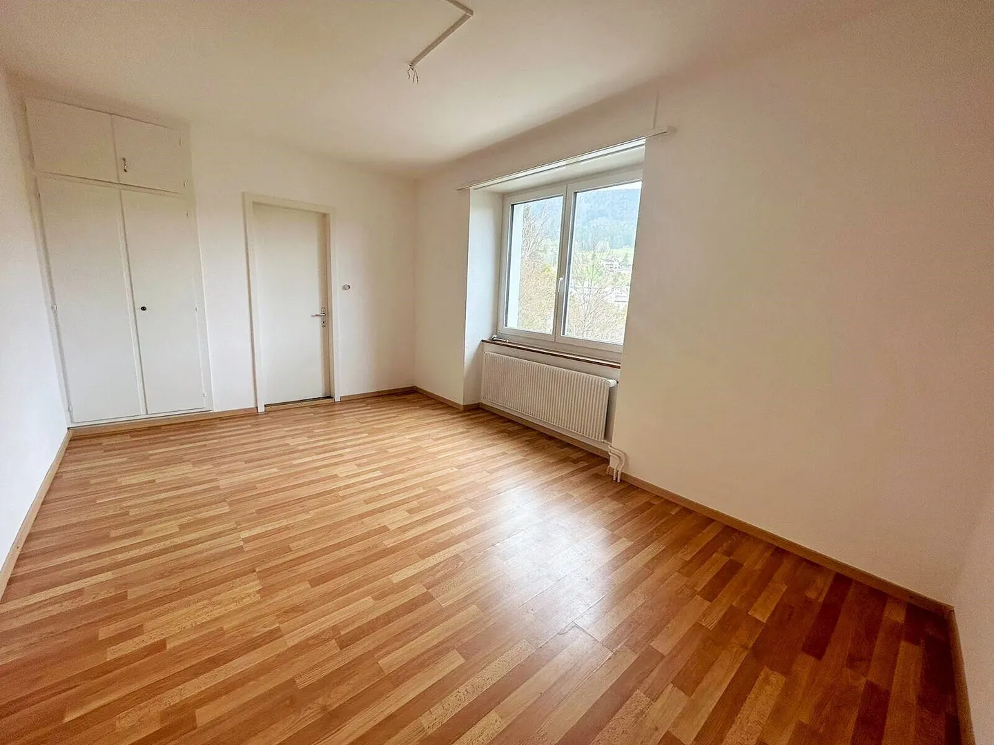In Malleray gelegene 3,5-Zimmer-Wohnung im 1. Stock zu vermieten - Foto 3 von 12