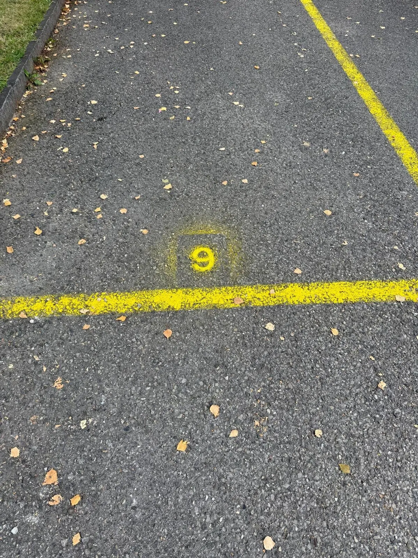 Un posto auto all'aperto disponibile a Courtételle - Foto 2 di 3