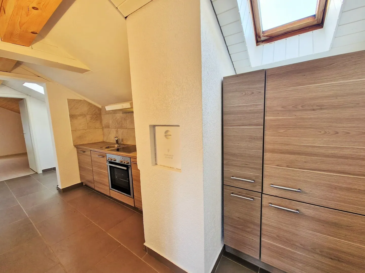 Appartement spacieux 2.5 pièces - Photo 2 sur 8