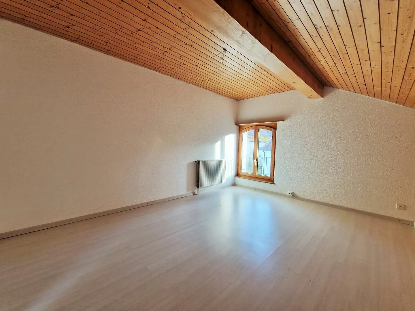 Appartement spacieux 2.5 pièces - Photo 3 sur 8