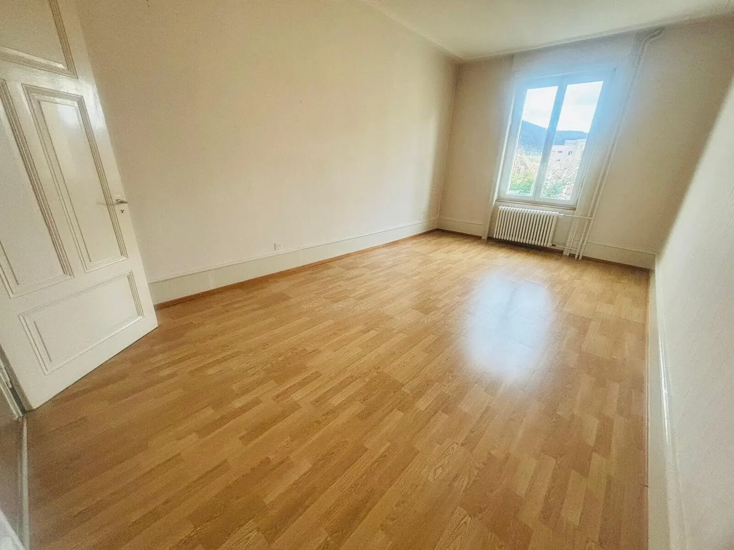 For rent in Delémont 3.5 room apartment with balconies - Photo 6 of 13