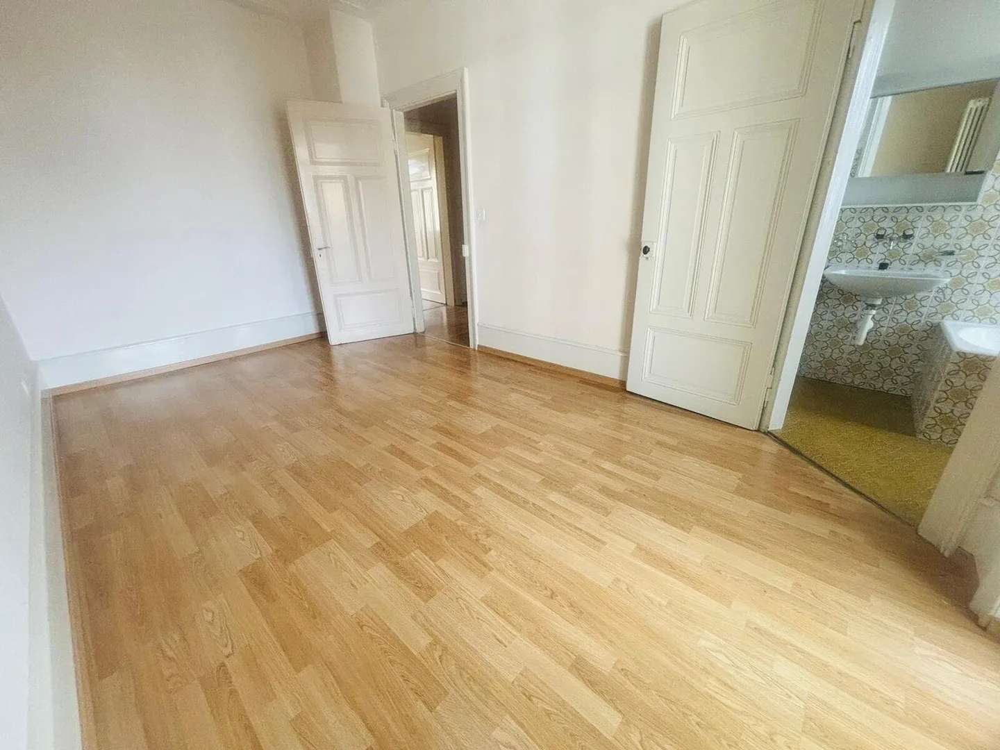 For rent in Delémont 3.5 room apartment with balconies - Photo 8 of 13