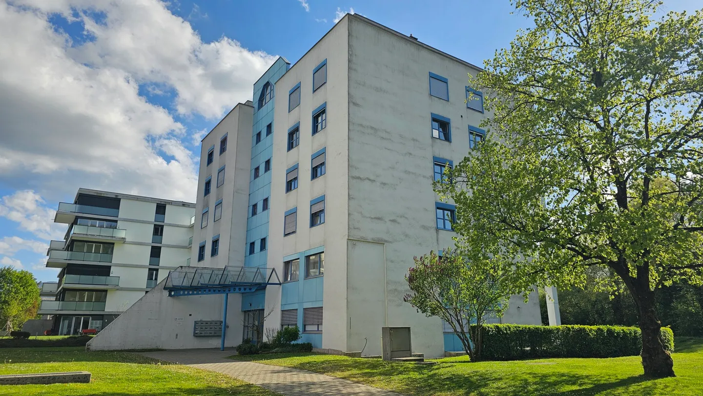 For rent in Delémont, superb 6-room penthouse with a large terrace - Photo 1 of 13