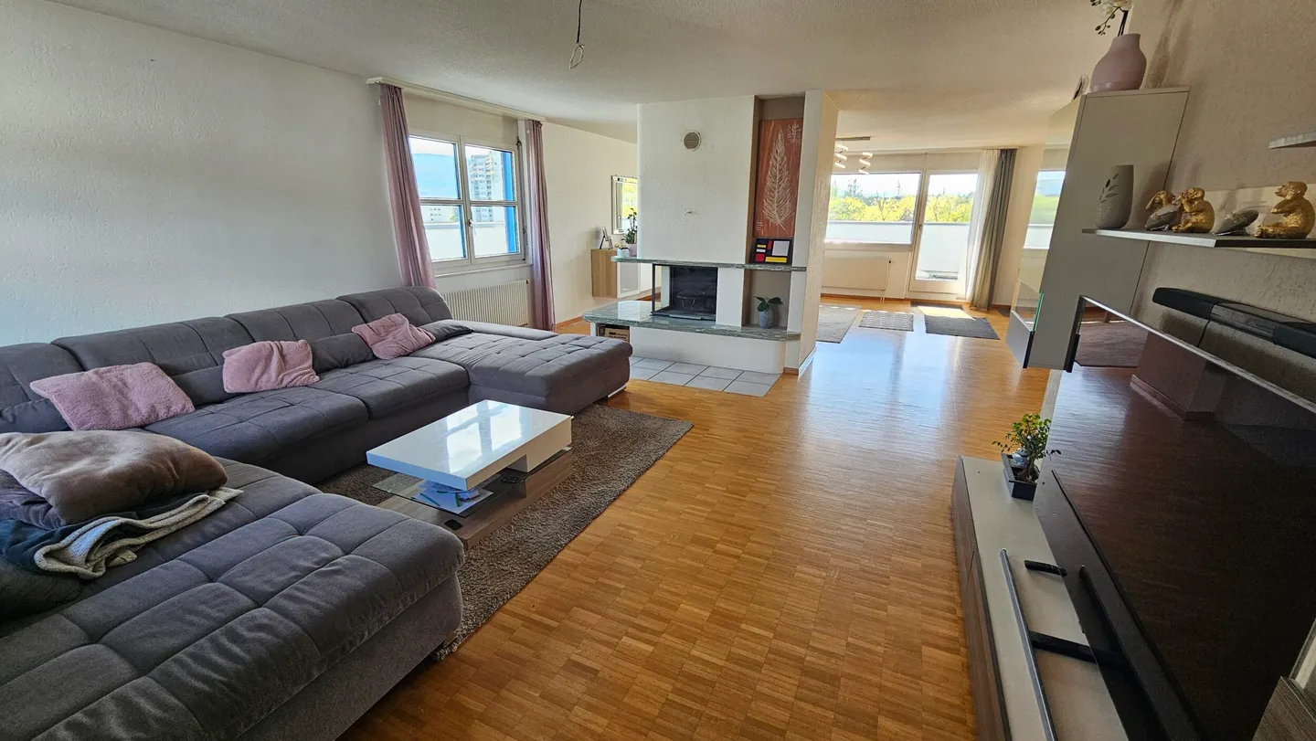 For rent in Delémont, superb 6-room penthouse with a large terrace - Photo 6 of 13