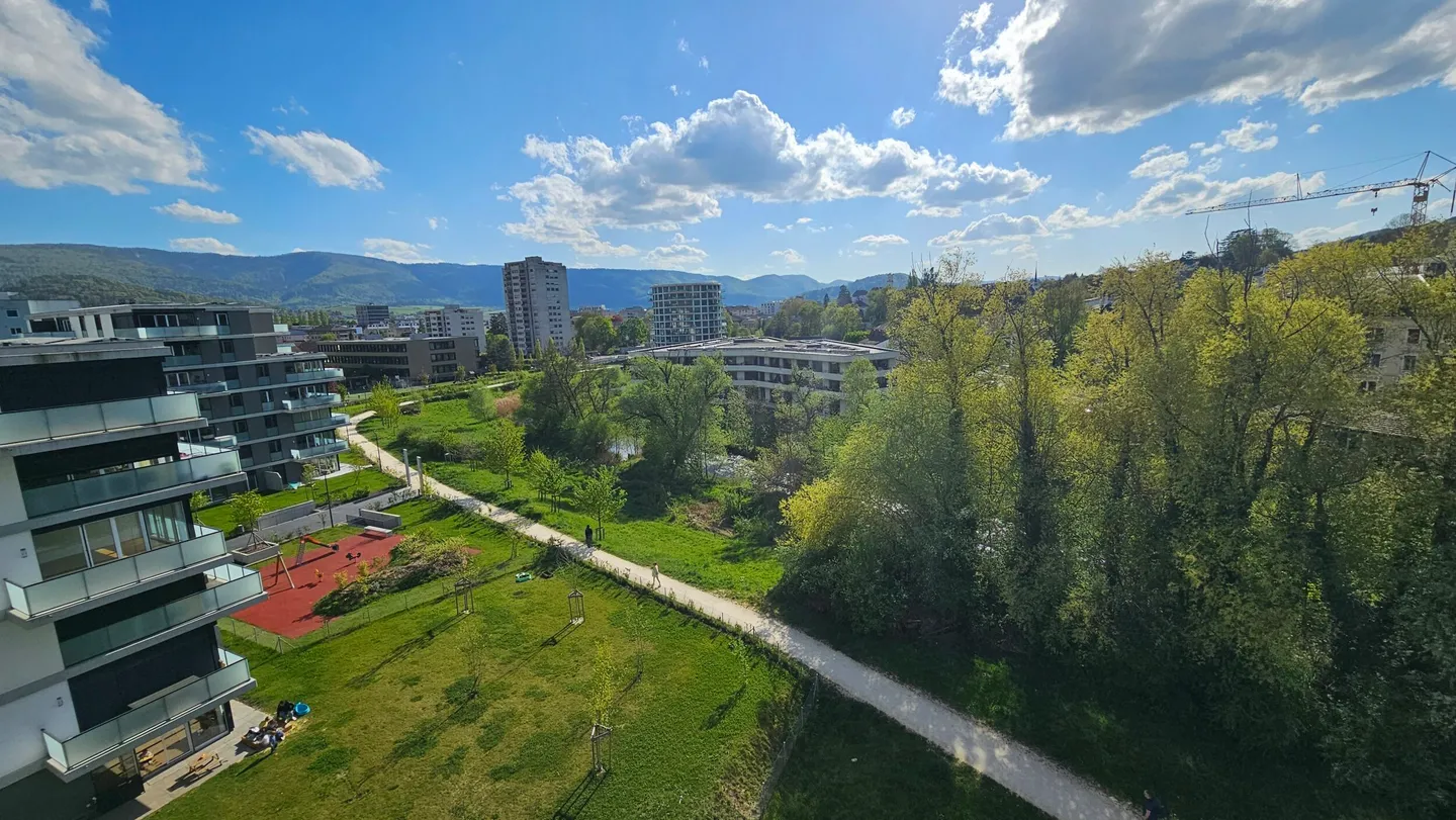 For rent in Delémont, superb 6-room penthouse with a large terrace - Photo 7 of 13