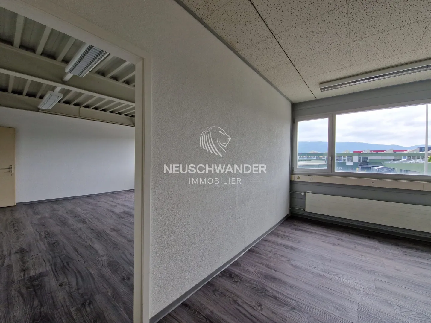 Große Verkaufsfläche von 504 m2 in Delémont zu vermieten - Foto 2 von 8