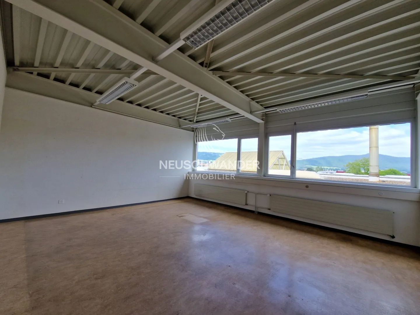 Große Verkaufsfläche von 504 m2 in Delémont zu vermieten - Foto 4 von 8