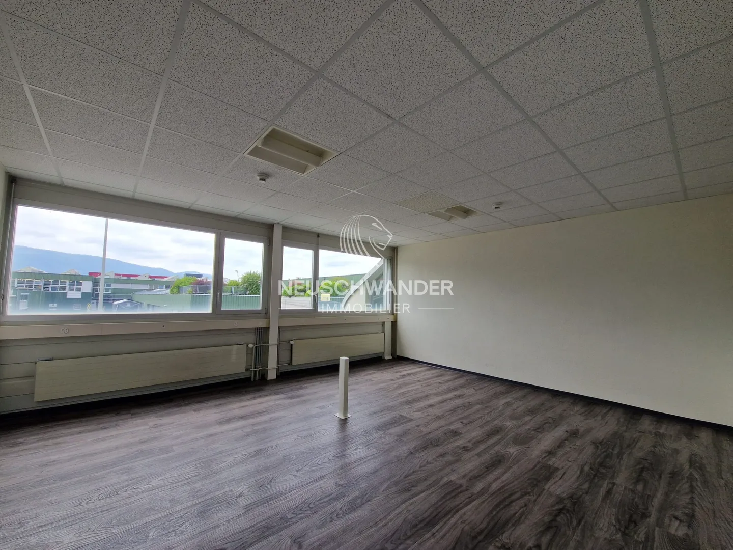 Gewerbefläche von 180 m² in Renovierung in Delémont - Foto 1 von 8