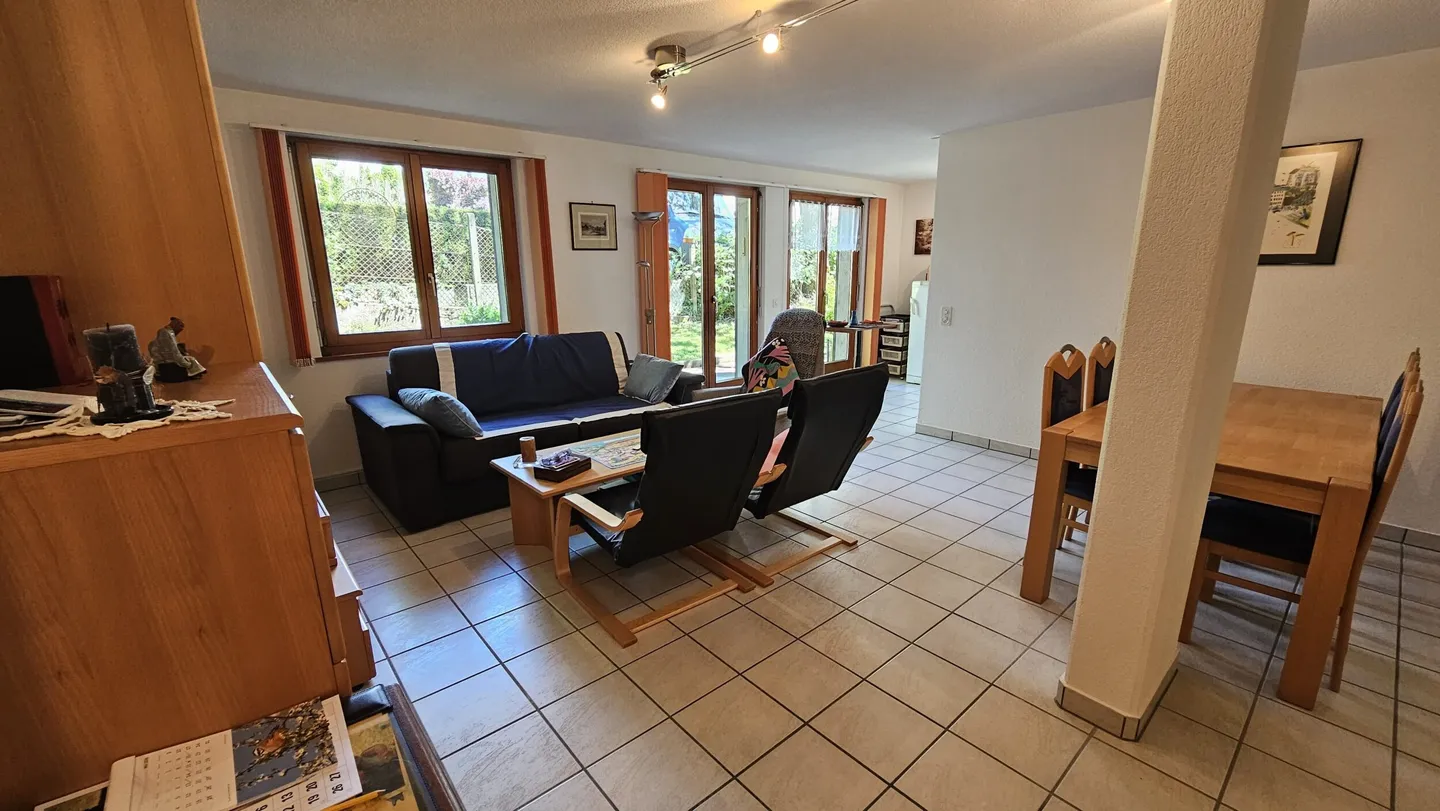 À louer à 2 minutes de Delémont appartement 2.5 pcesau rez-de-jardin - Photo 2 sur 13