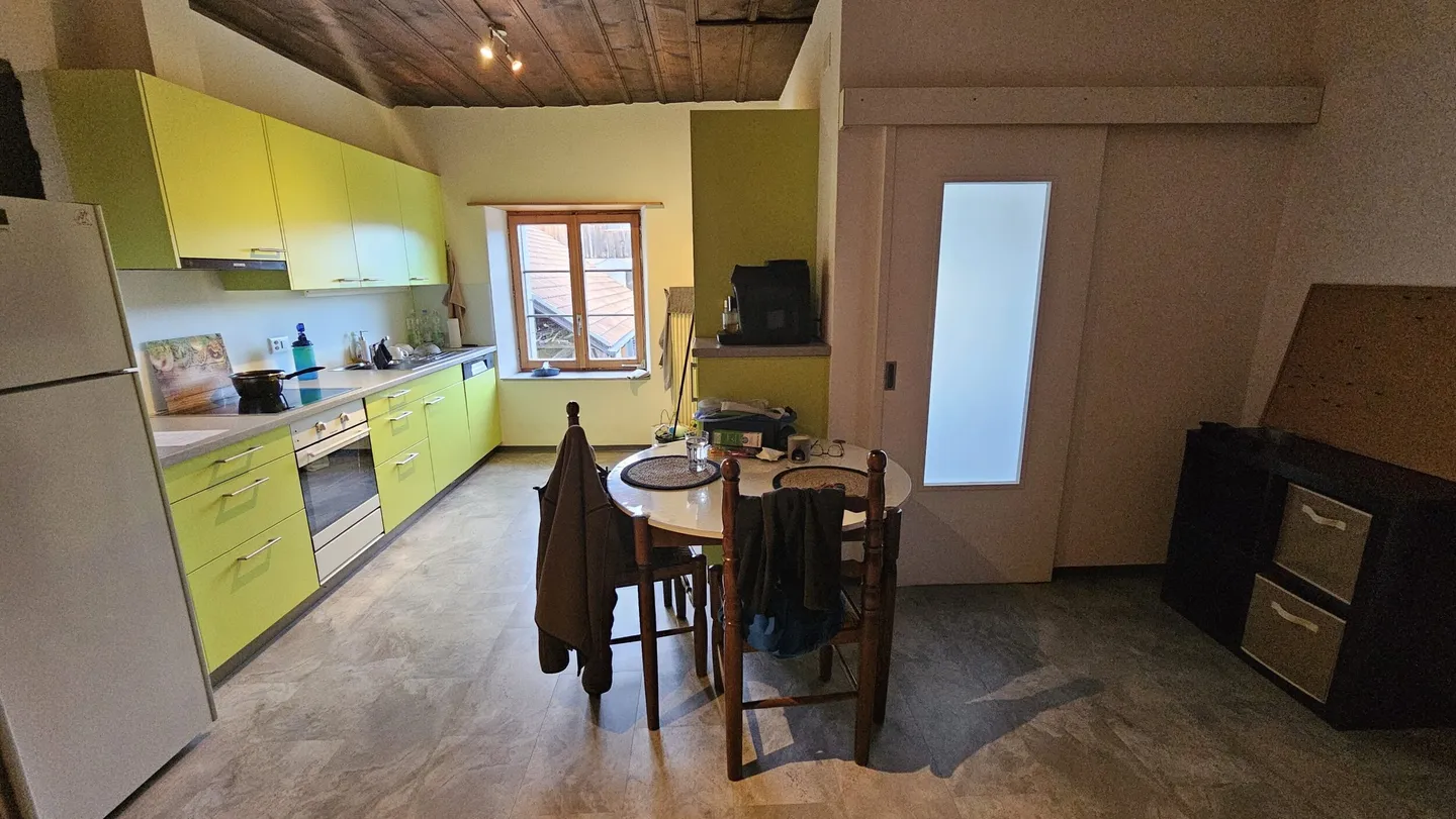 Chaleureux appartement 3.5 pièces au 1er étage à louer à Sornetan - Photo 2 sur 13