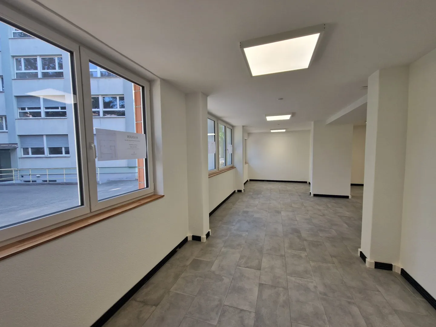 Zu vermieten im Zentrum von Delémont Gewerbefläche - Foto 3 von 10