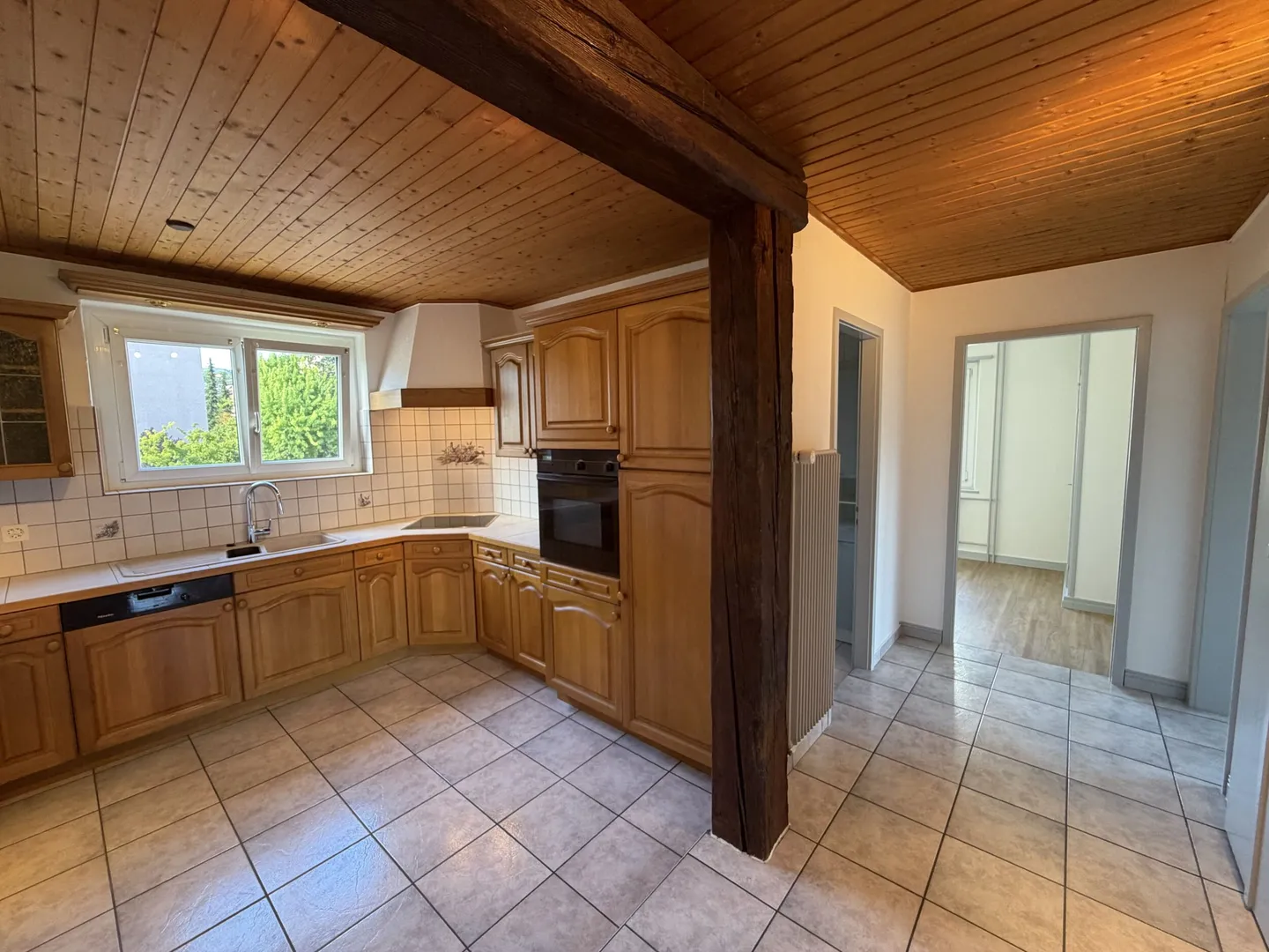 Zu vermieten in Delémont 3,5-Zimmer-Wohnung im 1. Stock - Foto 3 von 9