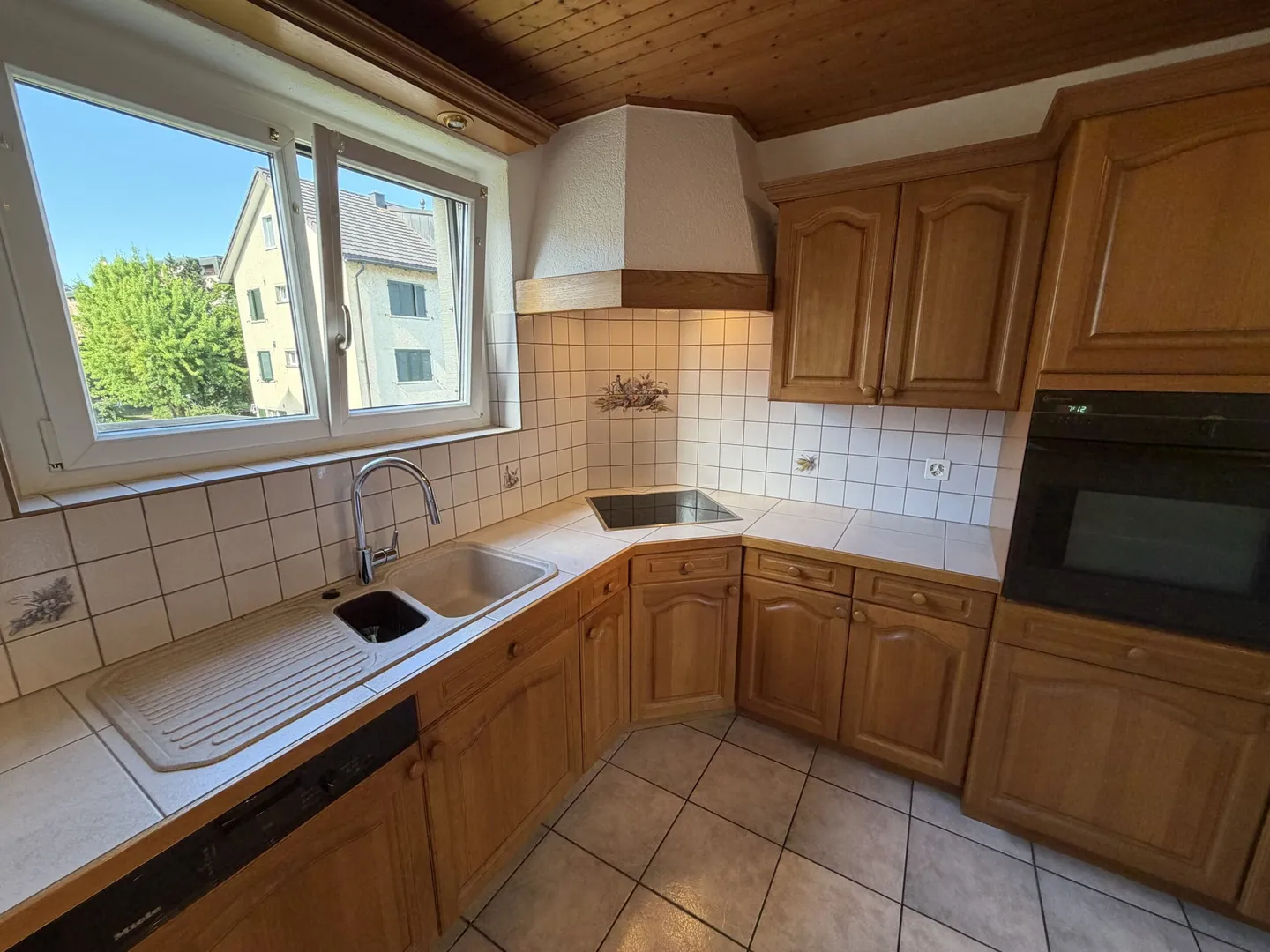 Zu vermieten in Delémont 3,5-Zimmer-Wohnung im 1. Stock - Foto 4 von 9