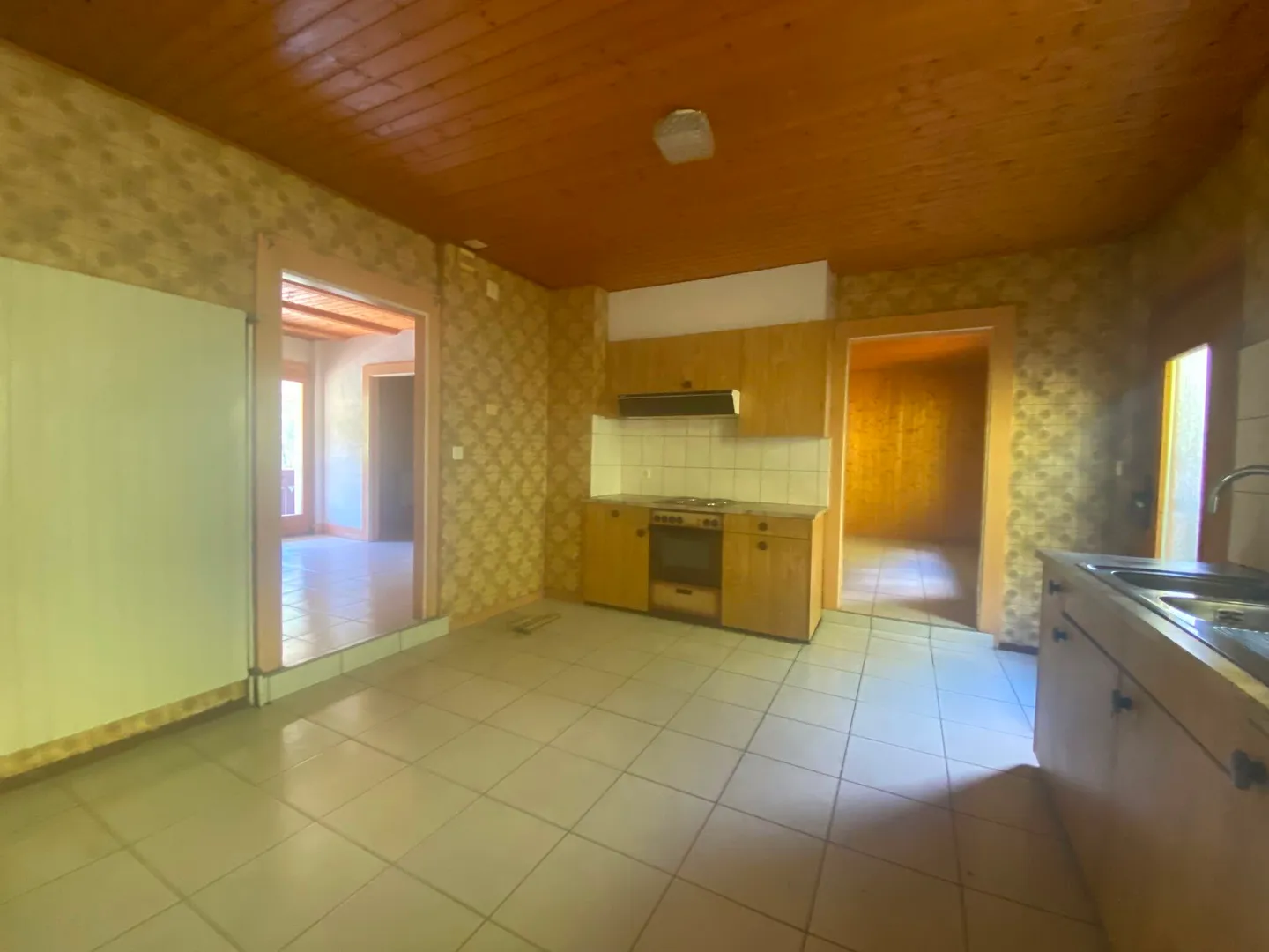 3,5-Zimmer-Wohnung im 1. Stock zu vermieten in St-Ursanne - Foto 2 von 13