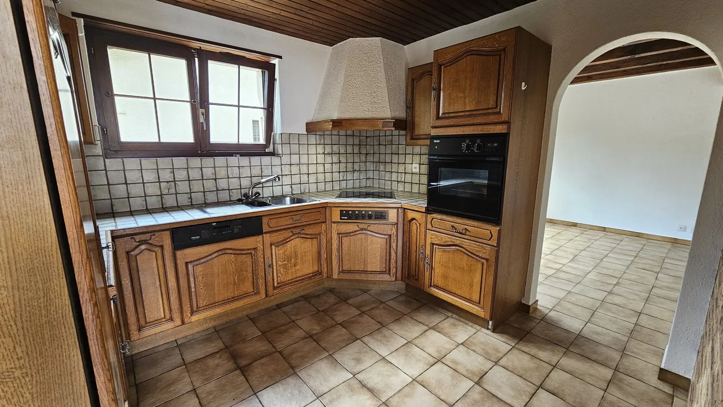 For rent in Courrendlin, 6.5-room house of 125 m² with garden - Photo 6 of 13