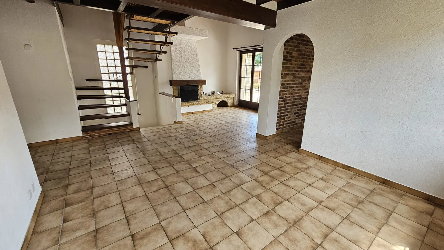 For rent in Courrendlin, 6.5-room house of 125 m² with garden - Photo 7 of 13