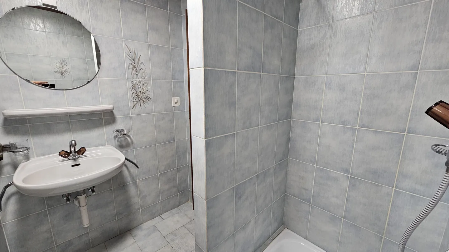 For rent in Courrendlin, 6.5-room house of 125 m² with garden - Photo 9 of 13