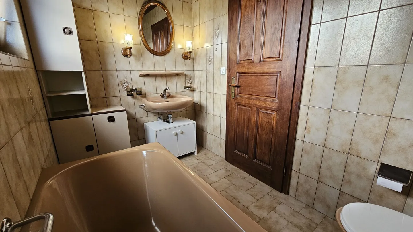 For rent in Courrendlin, 6.5-room house of 125 m² with garden - Photo 10 of 13