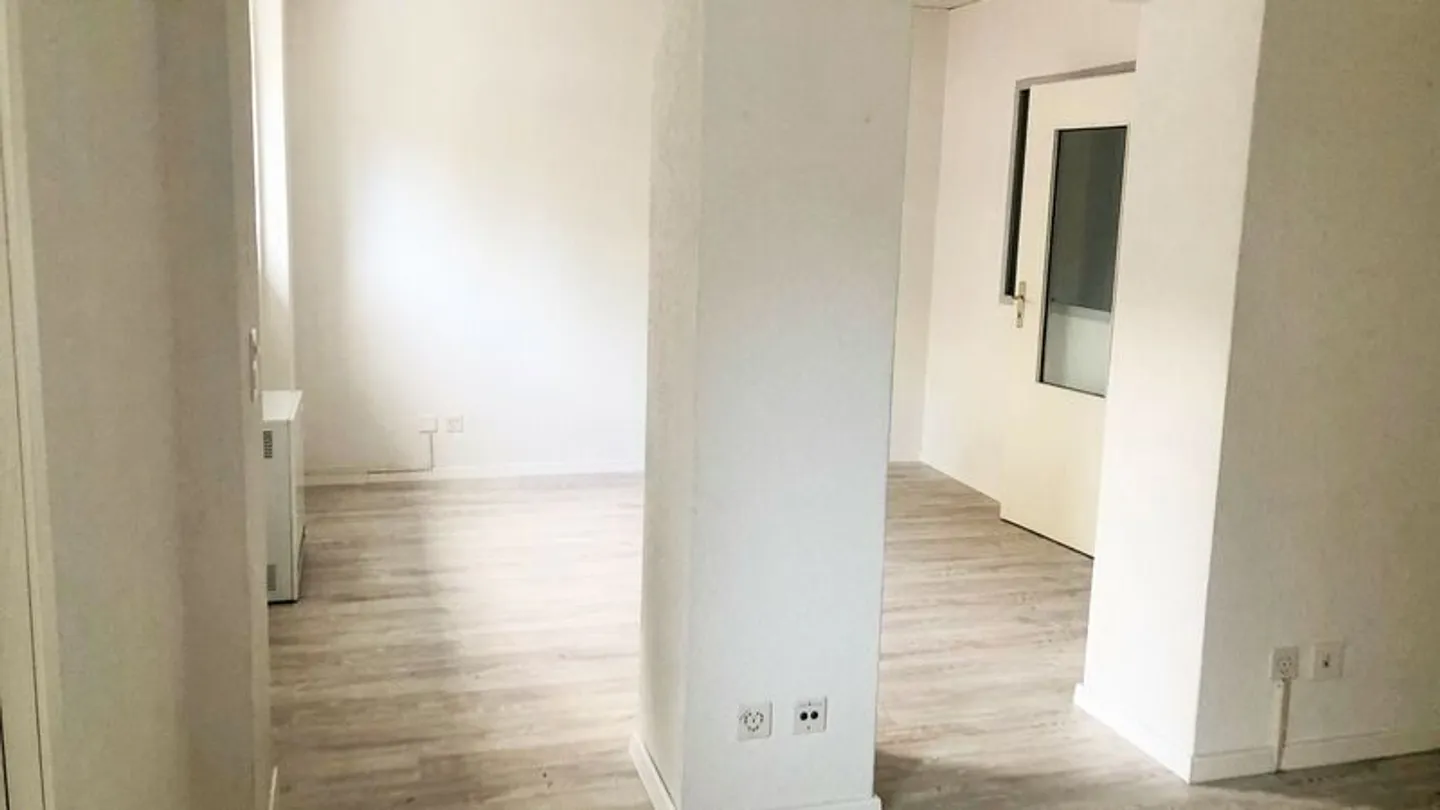 Commercial space n°4 of 25 m2 for rent in Reconvilier - Photo 2 of 10