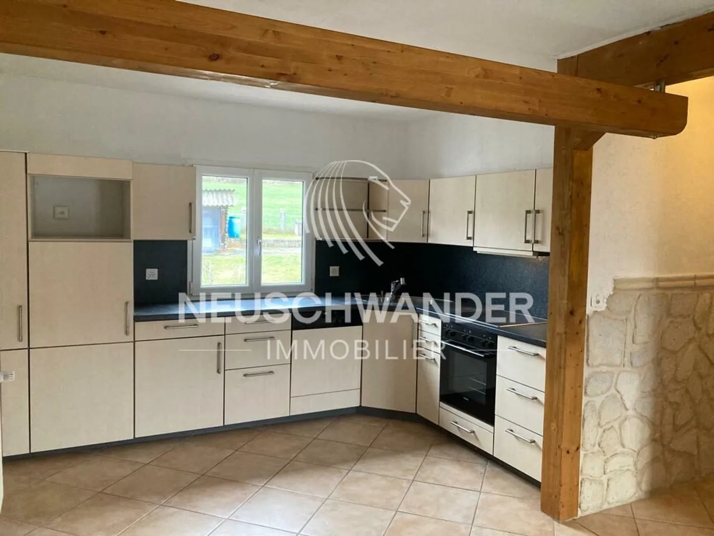 Appartement de 4.5 pièces dans une maison locative de 2 logements - Photo 2 sur 12