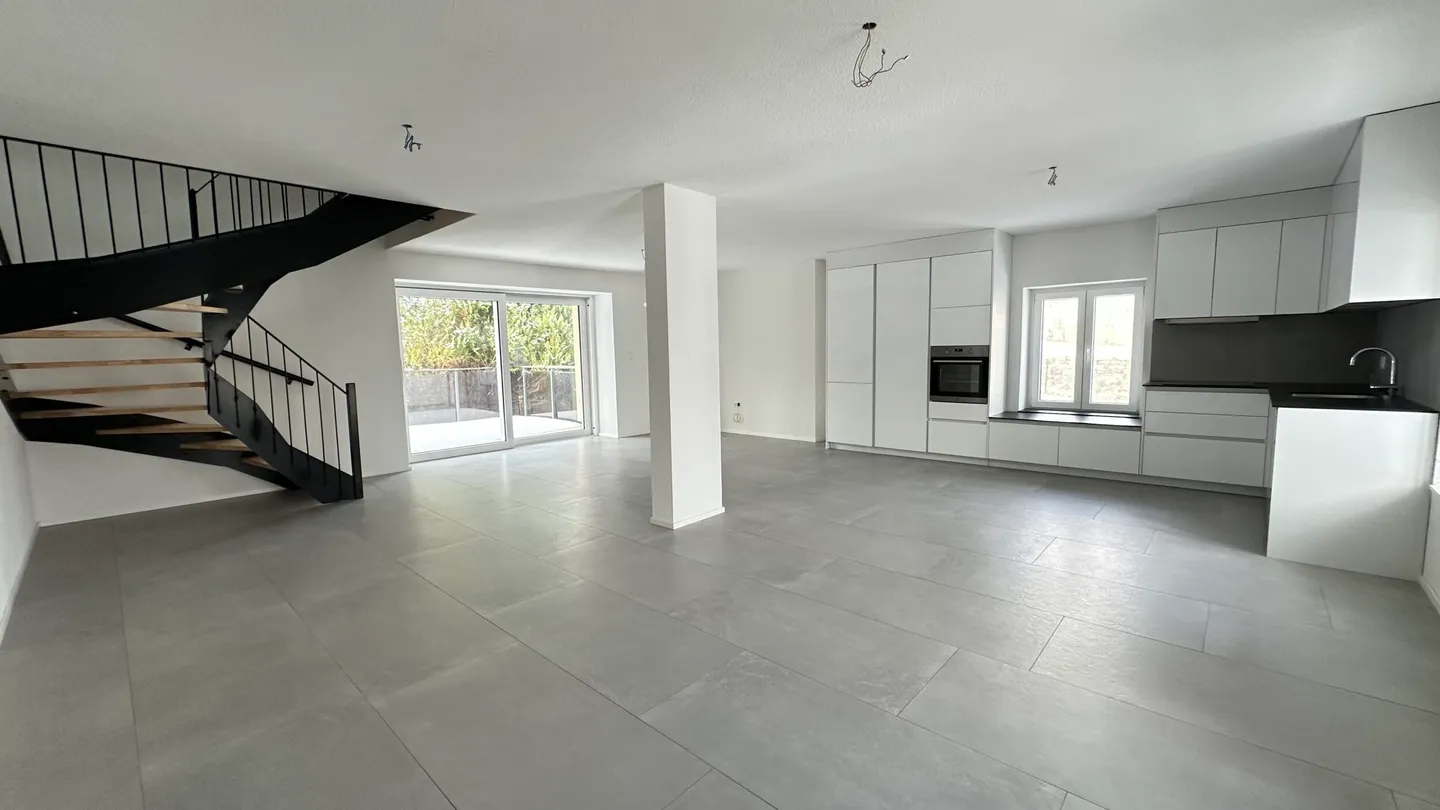 Appartement Duplex Rénové - Photo 3 sur 13