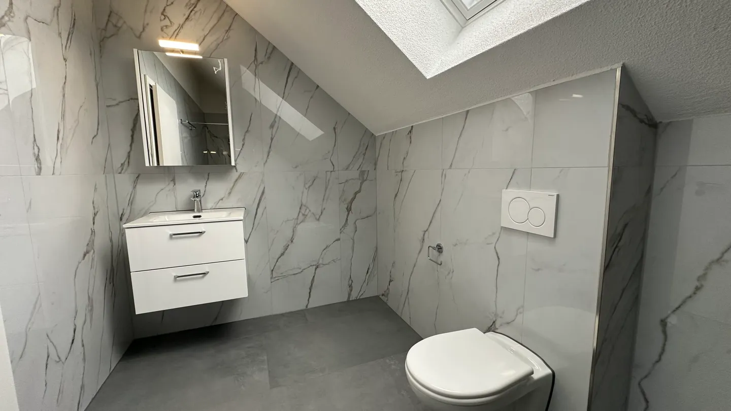 For rent duplex apartment of 3.5 rooms in Develier - Photo 8 of 11