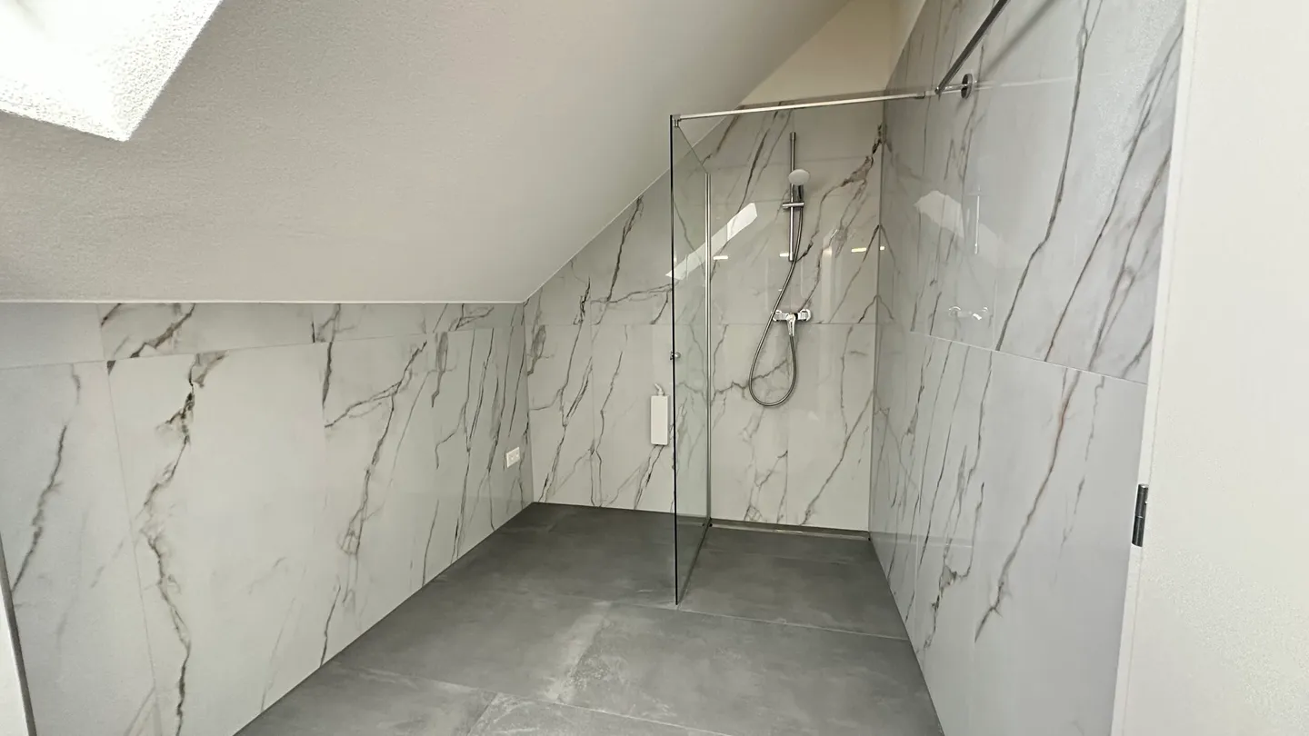 For rent duplex apartment of 3.5 rooms in Develier - Photo 9 of 11