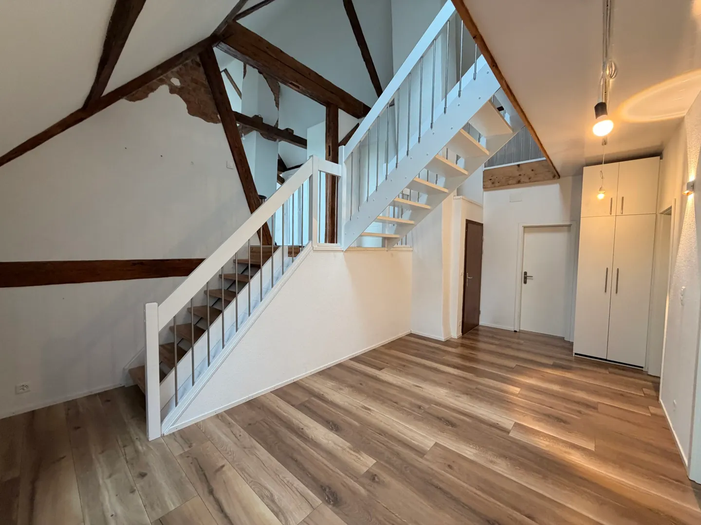 Charmante 4,5-Zimmer-Wohnung zur Miete mit Terrasse in Asuel - Foto 3 von 12