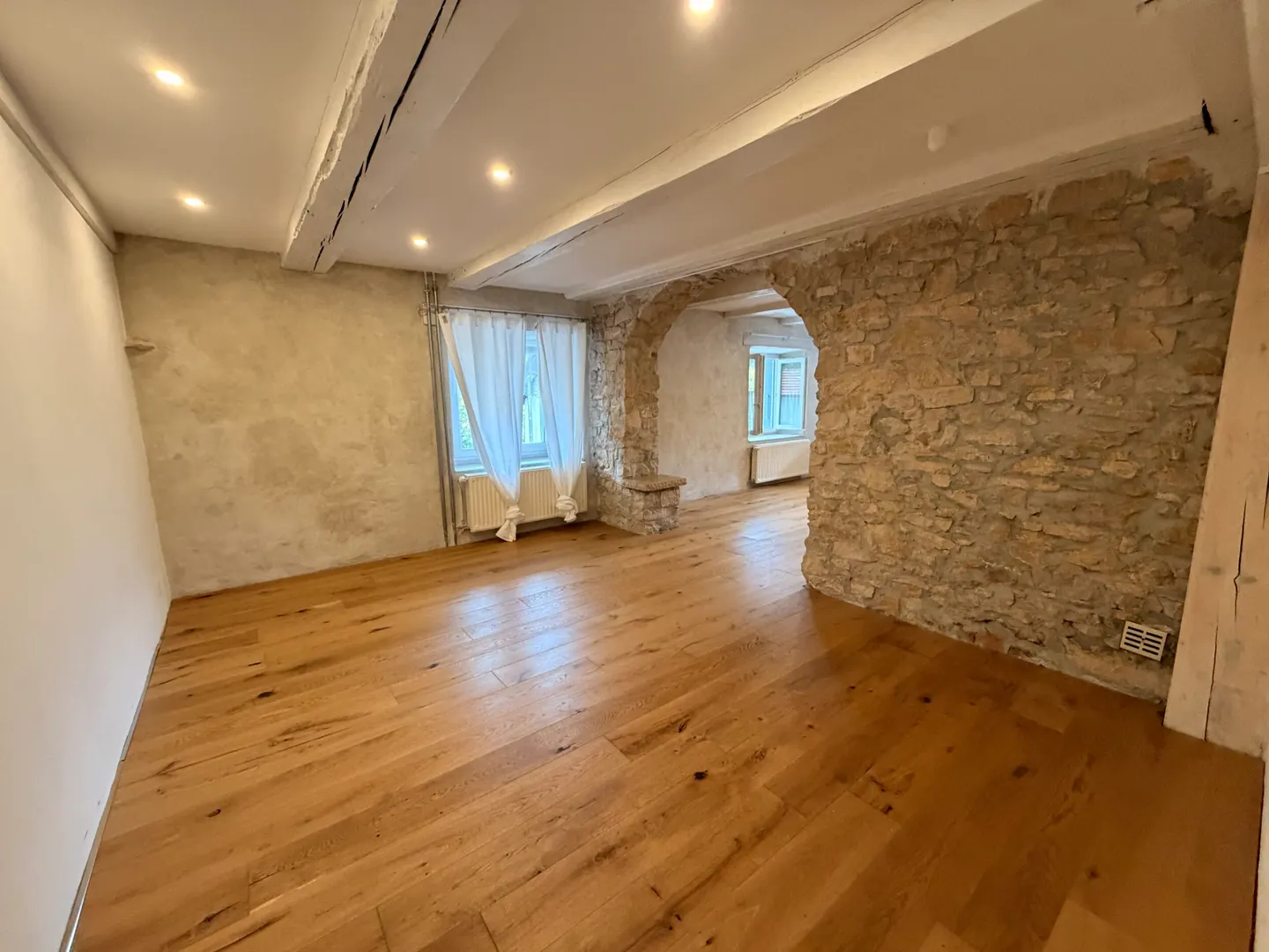 Zu vermieten charmante 3,5-Zimmer-Wohnung mit Terrasse in Asuel - Foto 2 von 13