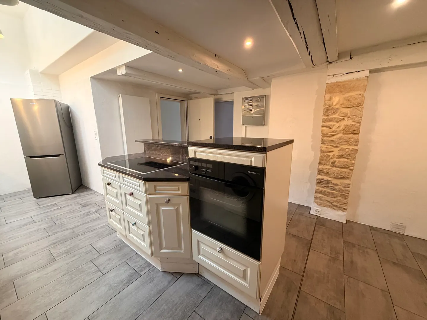 Zu vermieten charmante 3,5-Zimmer-Wohnung mit Terrasse in Asuel - Foto 6 von 13
