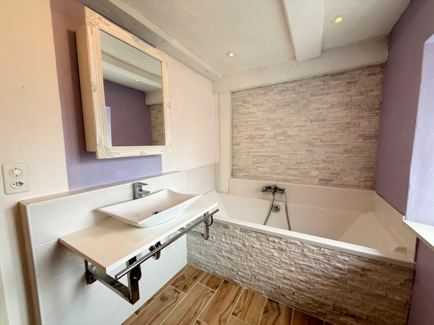 Zu vermieten charmante 3,5-Zimmer-Wohnung mit Terrasse in Asuel - Foto 10 von 13