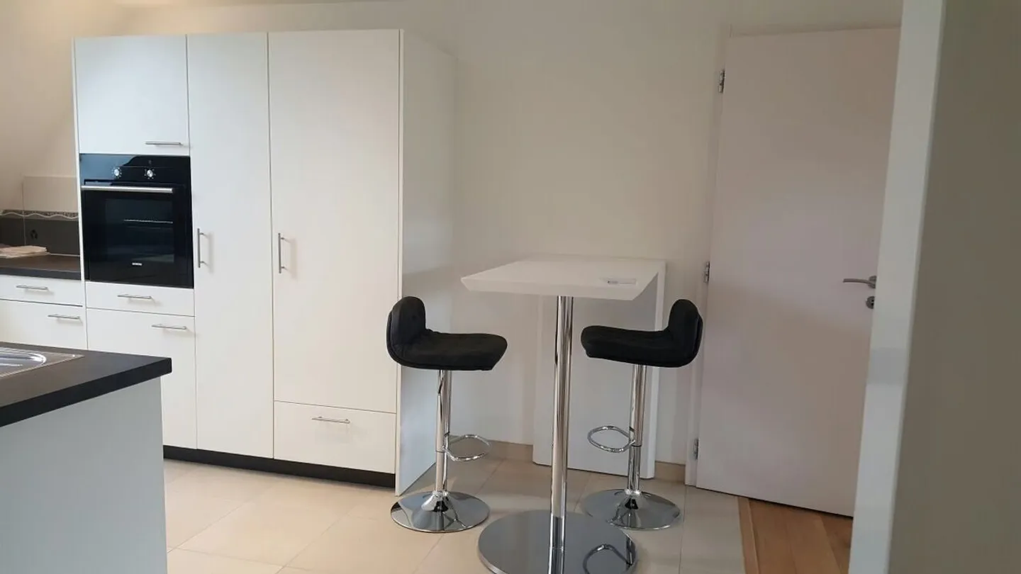 Bel appartement de 3.5 pièces dans magnifique villa à Porrentruy - Photo 3 sur 10