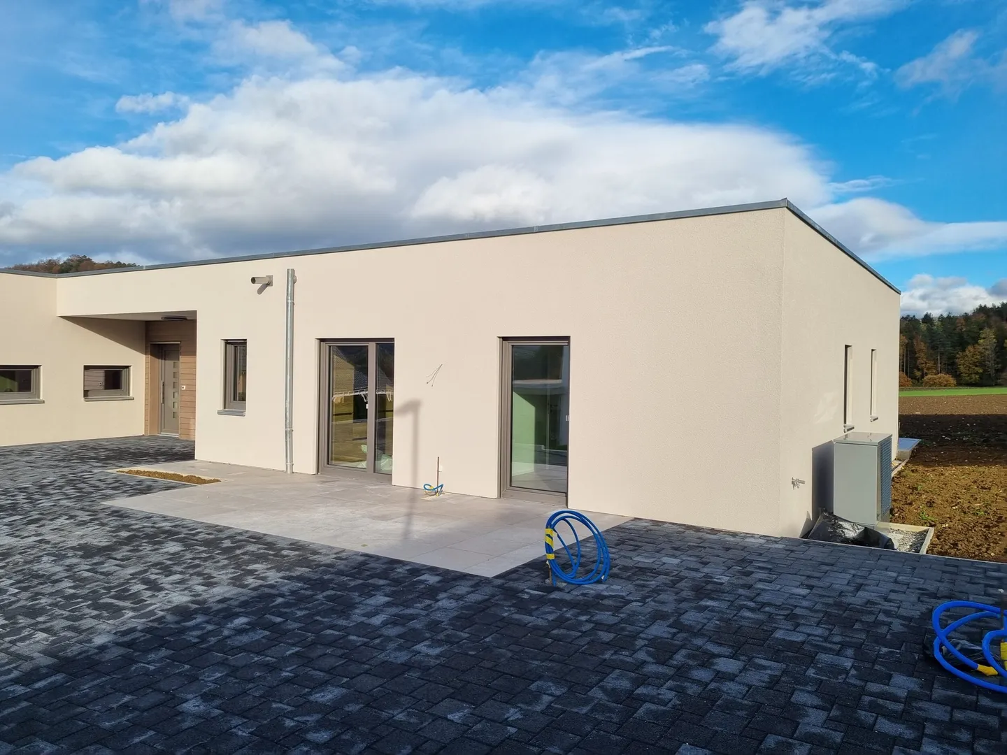 3,5-Zimmer Doppelhaushälfte mit 95 m² zur Miete in Châtillon - Foto 1 von 13