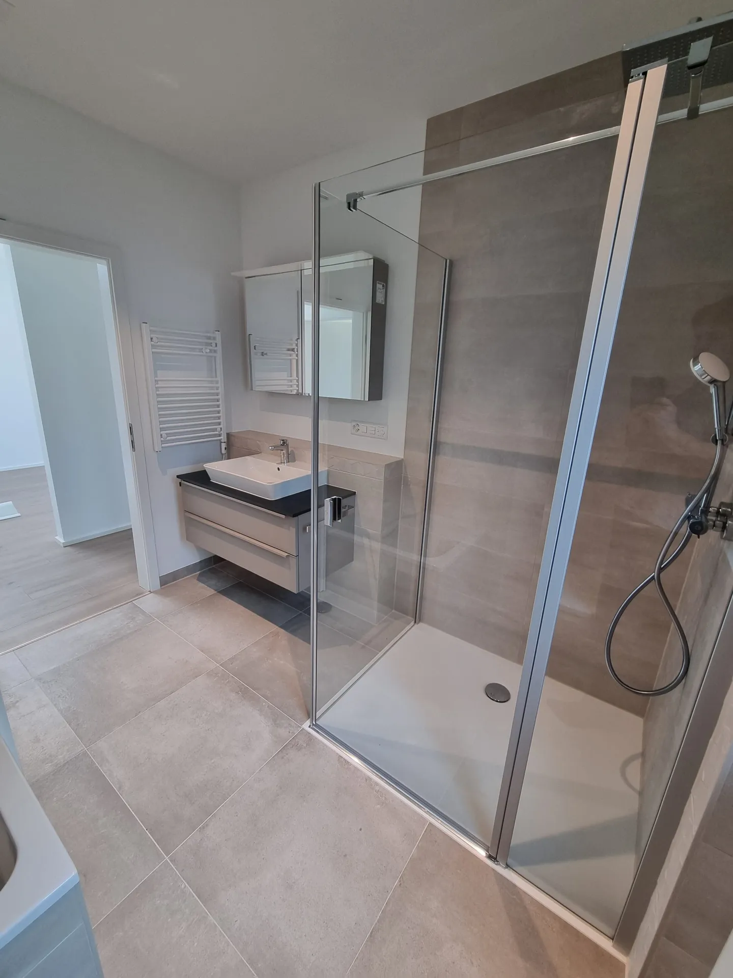 3,5-Zimmer Doppelhaushälfte mit 95 m² zur Miete in Châtillon - Foto 9 von 13