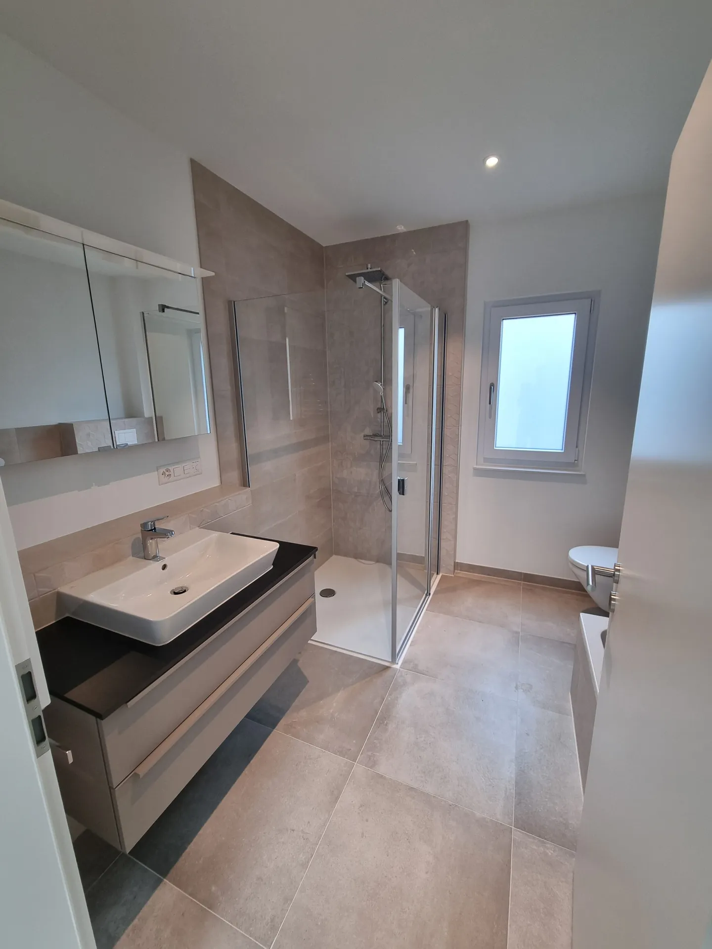 3,5-Zimmer Doppelhaushälfte mit 95 m² zur Miete in Châtillon - Foto 11 von 13