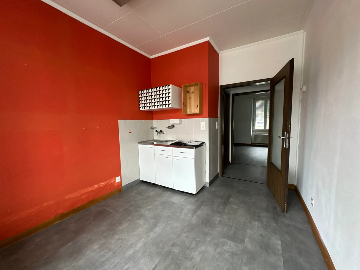 Commercial space of 4 rooms for rent in the city of Porrentruy - Photo 2 of 9