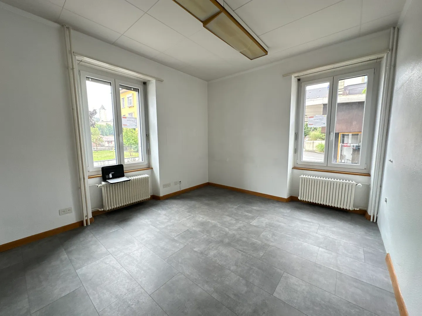 Commercial space of 4 rooms for rent in the city of Porrentruy - Photo 4 of 9