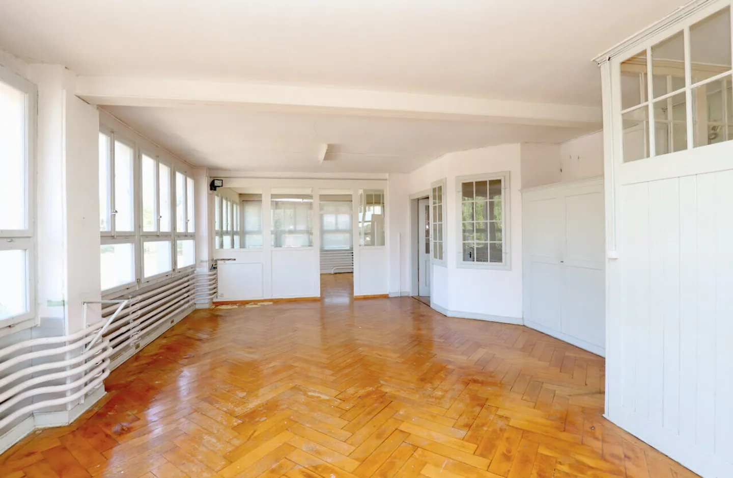 Mixed-use building with 3 apartments and craft premises in Porrentruy - Photo 4 of 13