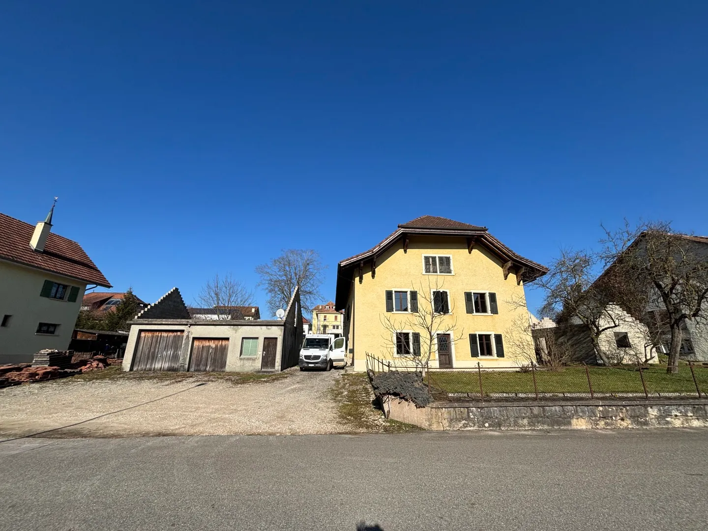 Spacious 9.5-room detached house in Courgenay - Photo 12 of 13