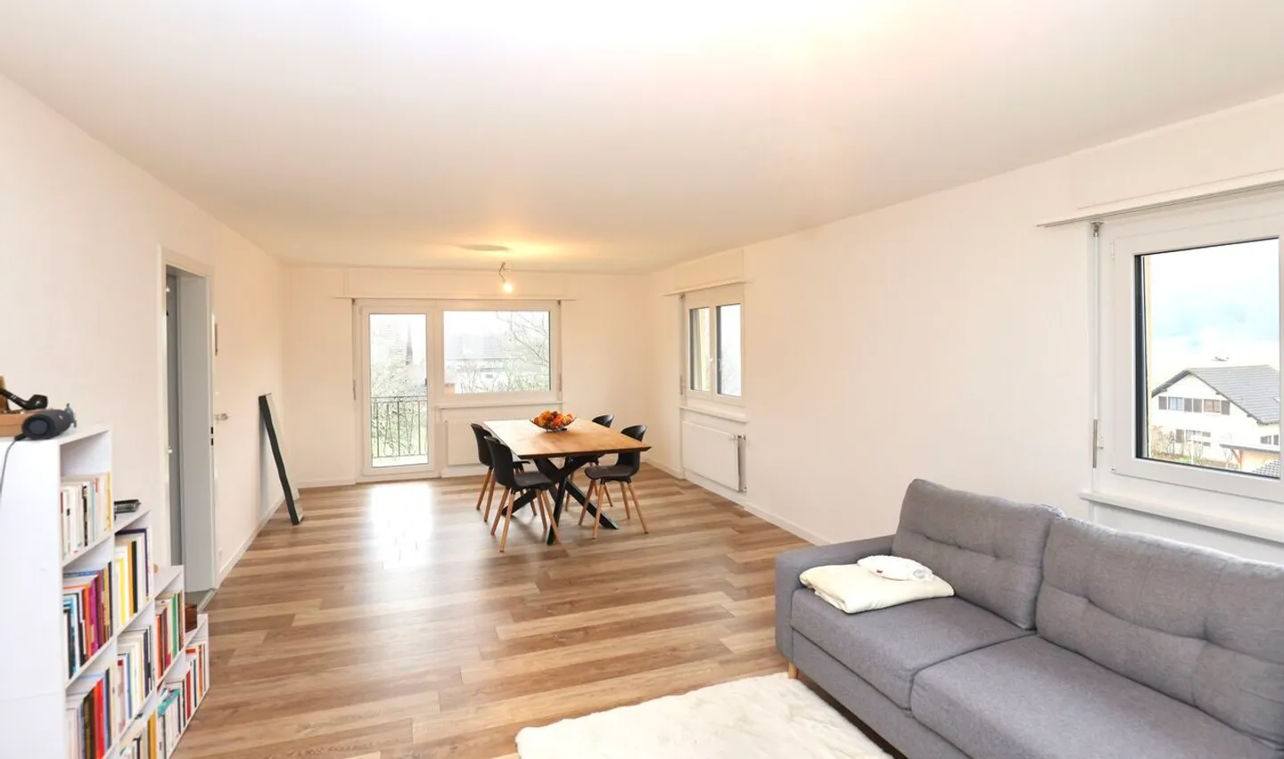 Maison rénovée de 5.5 pièces dans le village du Coeuve - Photo 5 sur 13