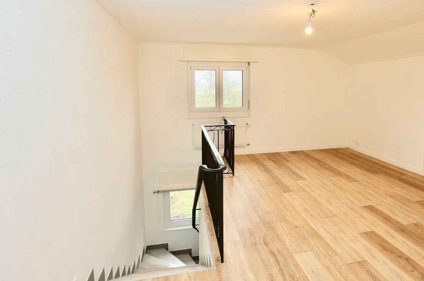 Maison rénovée de 5.5 pièces dans le village du Coeuve - Photo 11 sur 13