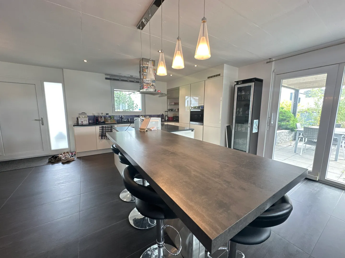 Villa moderne 5.5 pièces située dans une rue en impasse à Courtedoux - Photo 3 sur 11