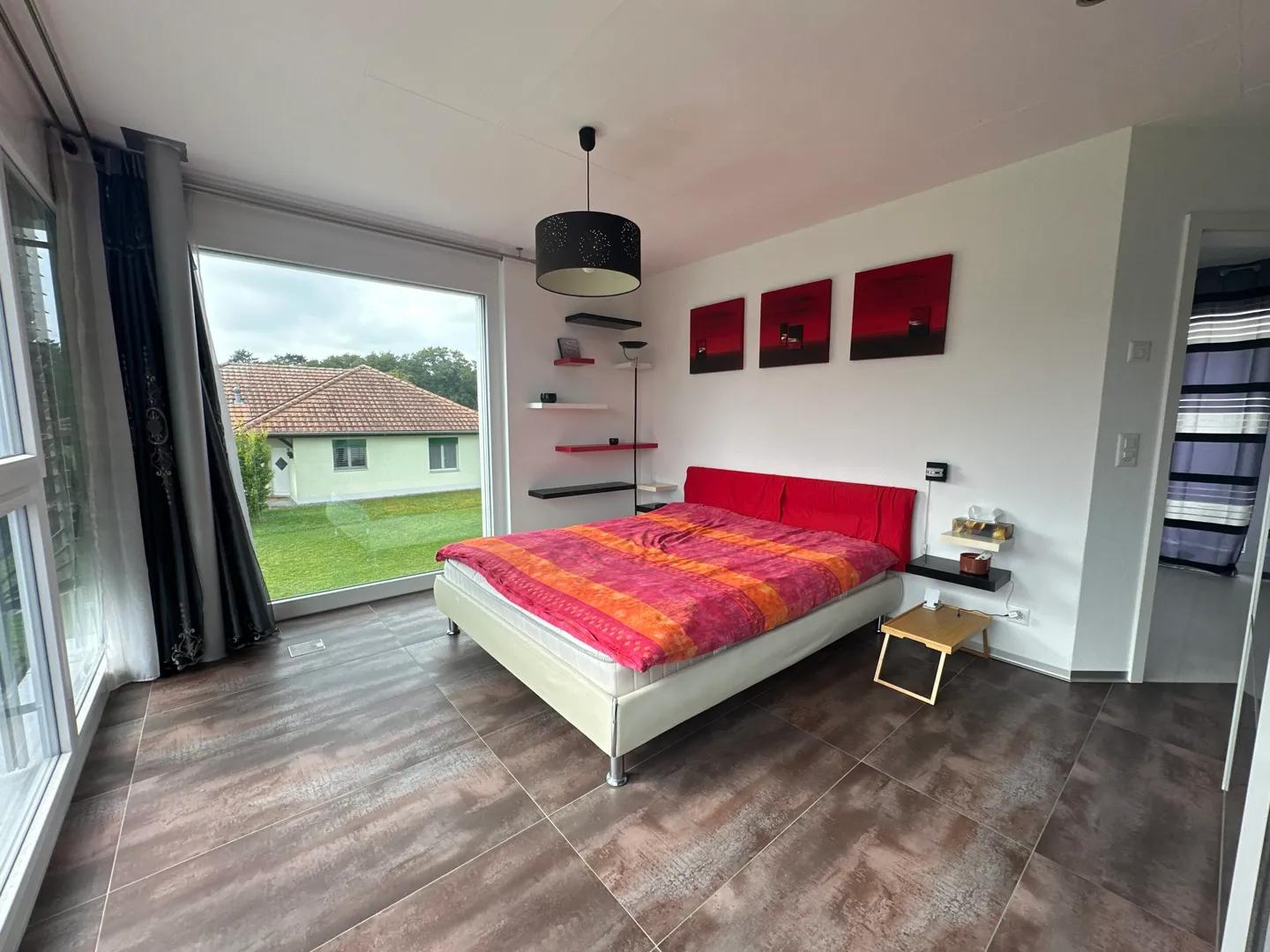 Villa moderne 5.5 pièces située dans une rue en impasse à Courtedoux - Photo 7 sur 11